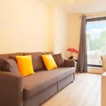 Crystal Apartment In Hammersmith
